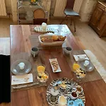 Privative Abella - Aile De Maison Bourgeoise Bed and Breakfast
