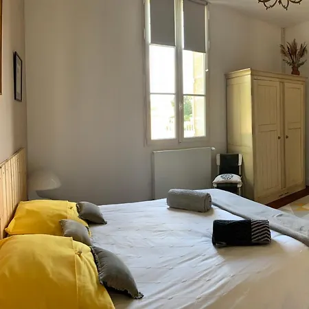 Privative Abella - Aile De Maison Bourgeoise Bed & Breakfast 3*