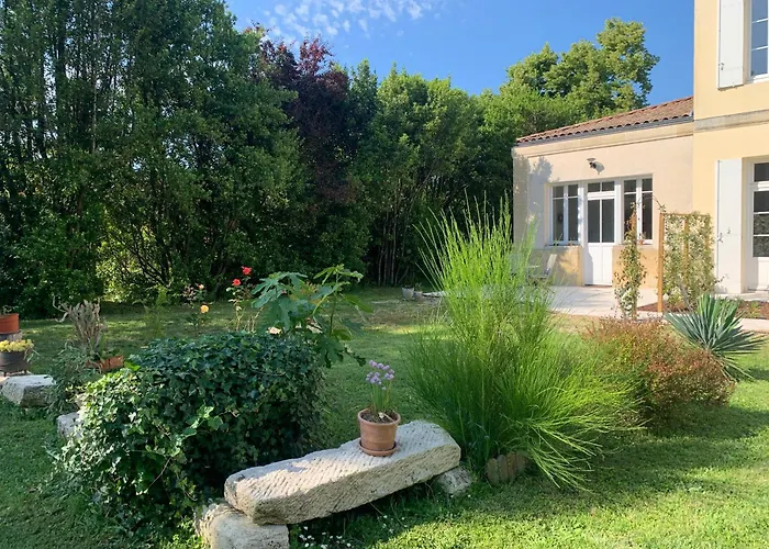 فندق مبيت وإفطار Privative Abella - Aile De Maison Bourgeoise أمباريه إيه لاغراف